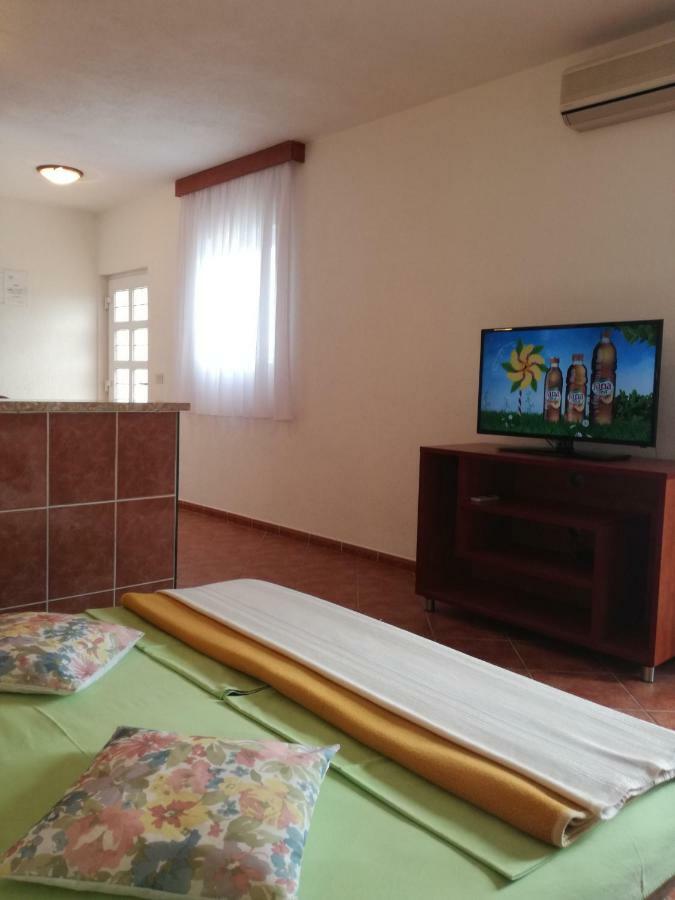 Baška Voda Apartmani Izabela المظهر الخارجي الصورة